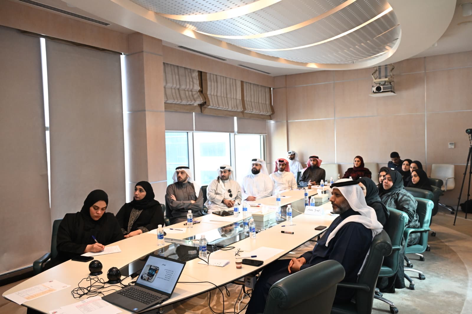 الأكاديمية الملكية للشرطة تنظم محاضرة توعوية حول أمن المعلومات في الفضاء السيبراني<